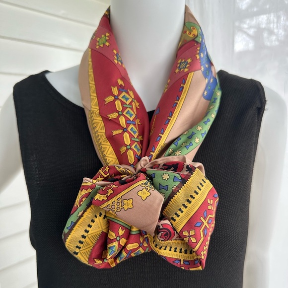 ❣️Hermès BRINS D’OR 100 % Silk Scarf 90 x 90 cm-authentic - Picture 5 of 16